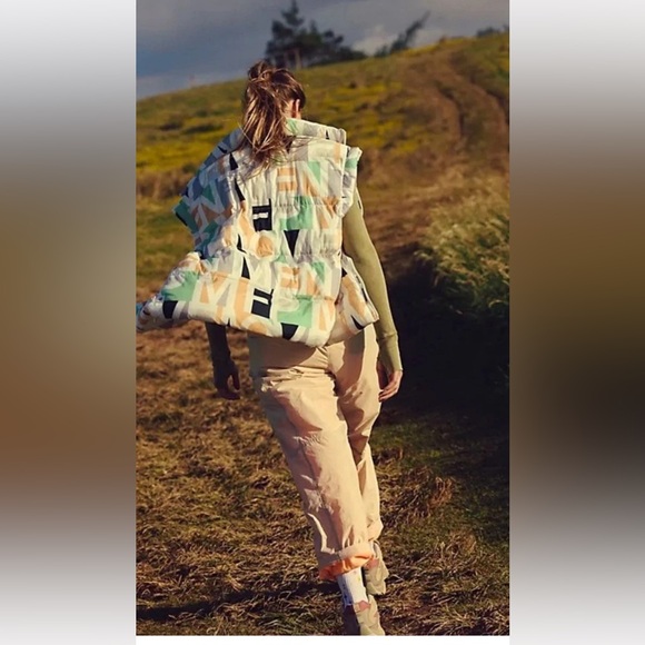 Free People Movement In A Bubble Printed Puffer Vest Blocked Logo Assortment - Picture 4 of 7